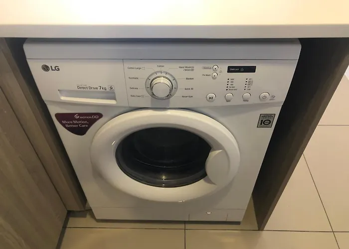 Tropicana 218 Macalister Netflix Unit By Blue Sky Holidays