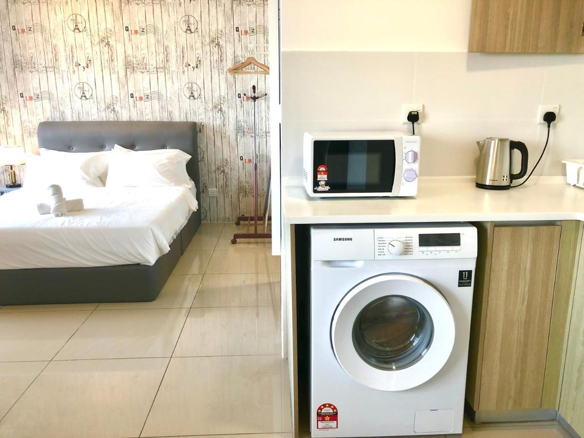 Tropicana 218 Macalister Netflix Unit By Blue Sky Holidays