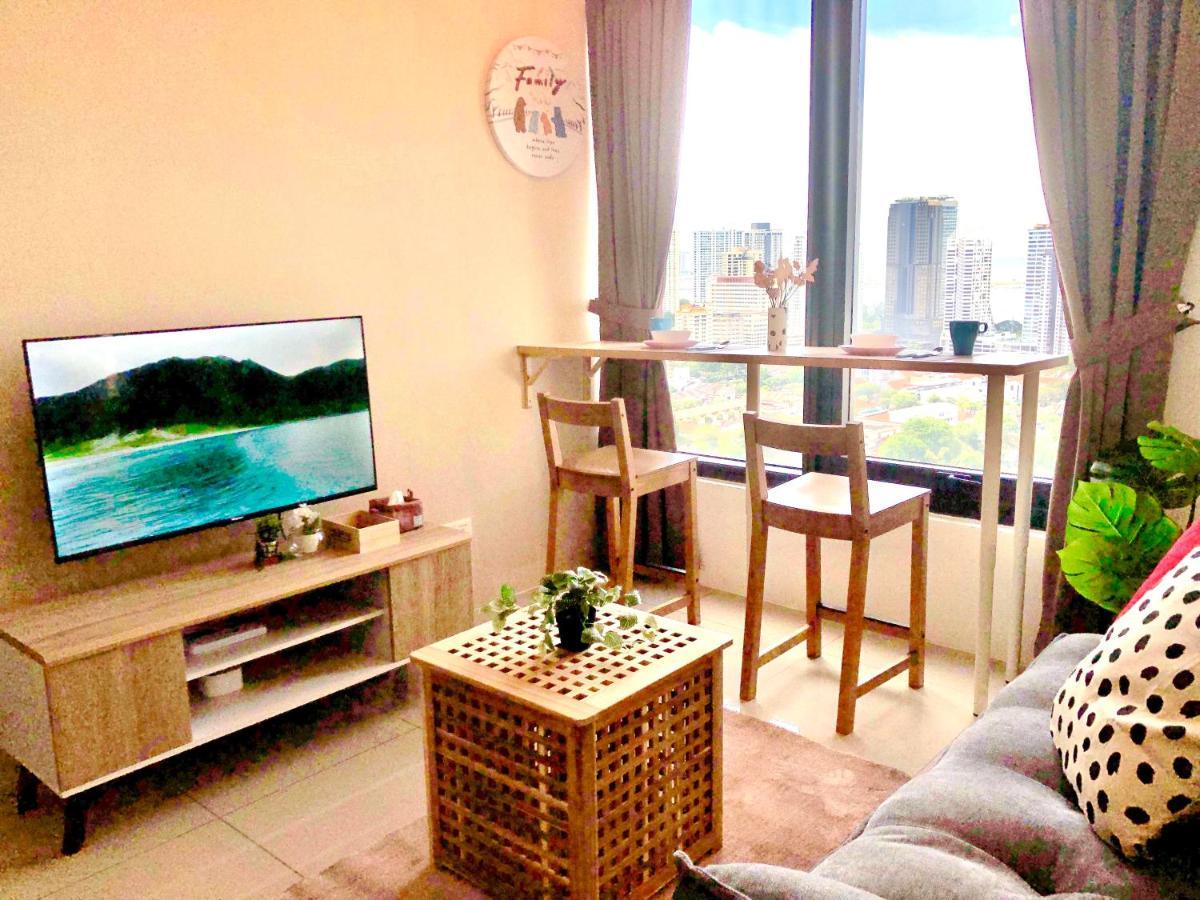 Tropicana 218 Macalister Netflix Unit By Blue Sky Holidays * George Town