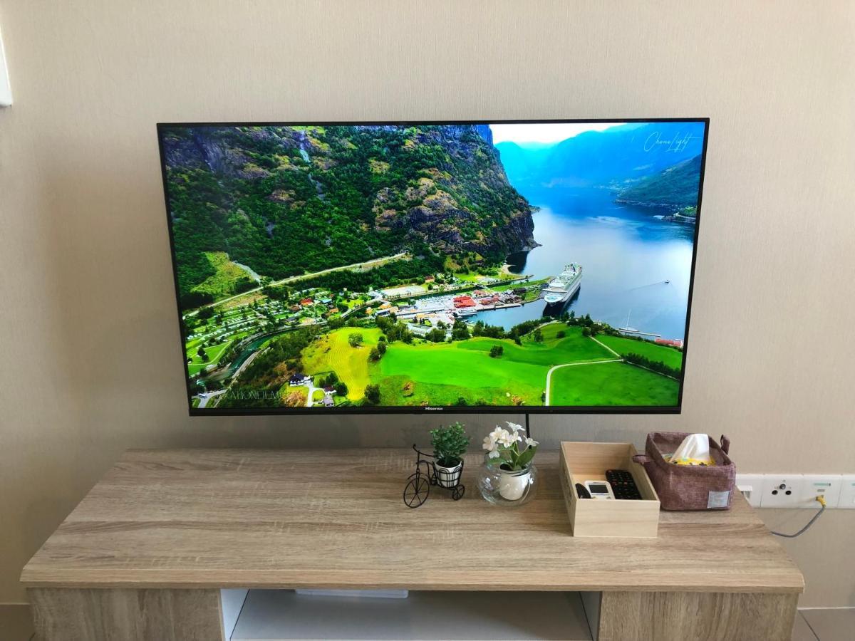 Tropicana 218 Macalister Netflix Unit By Blue Sky Holidays George Town