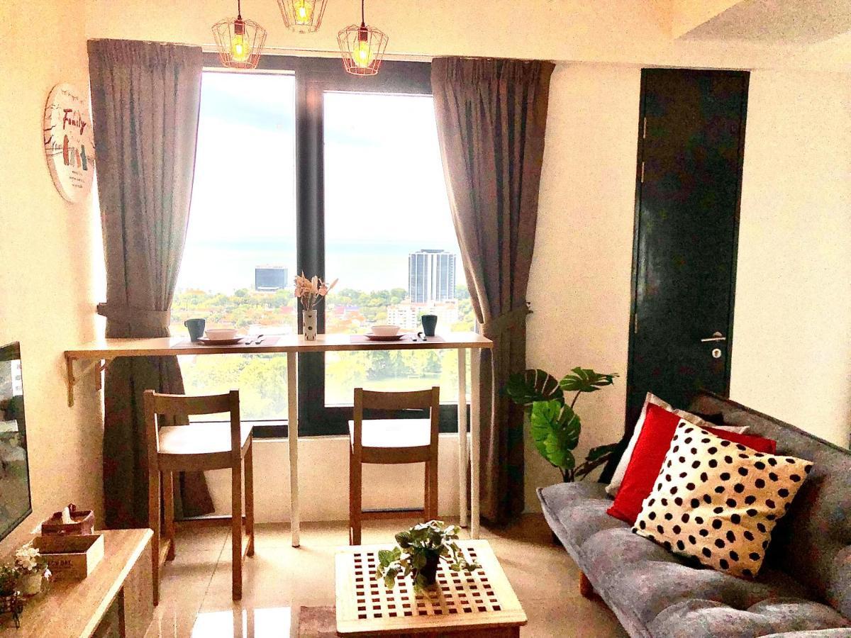 Tropicana 218 Macalister Netflix Unit By Blue Sky Holidays *
