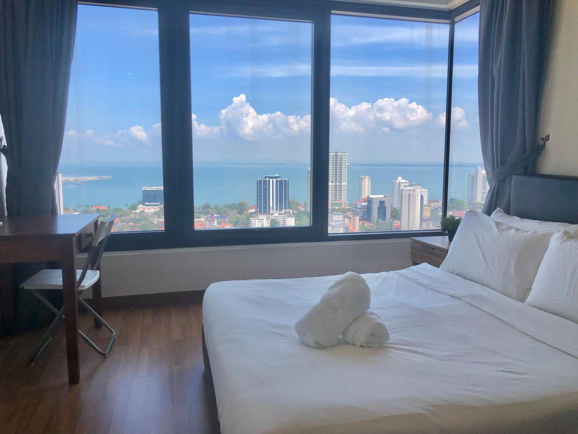 Tropicana 218 Macalister Netflix Unit By Blue Sky Holidays Apartment George Town