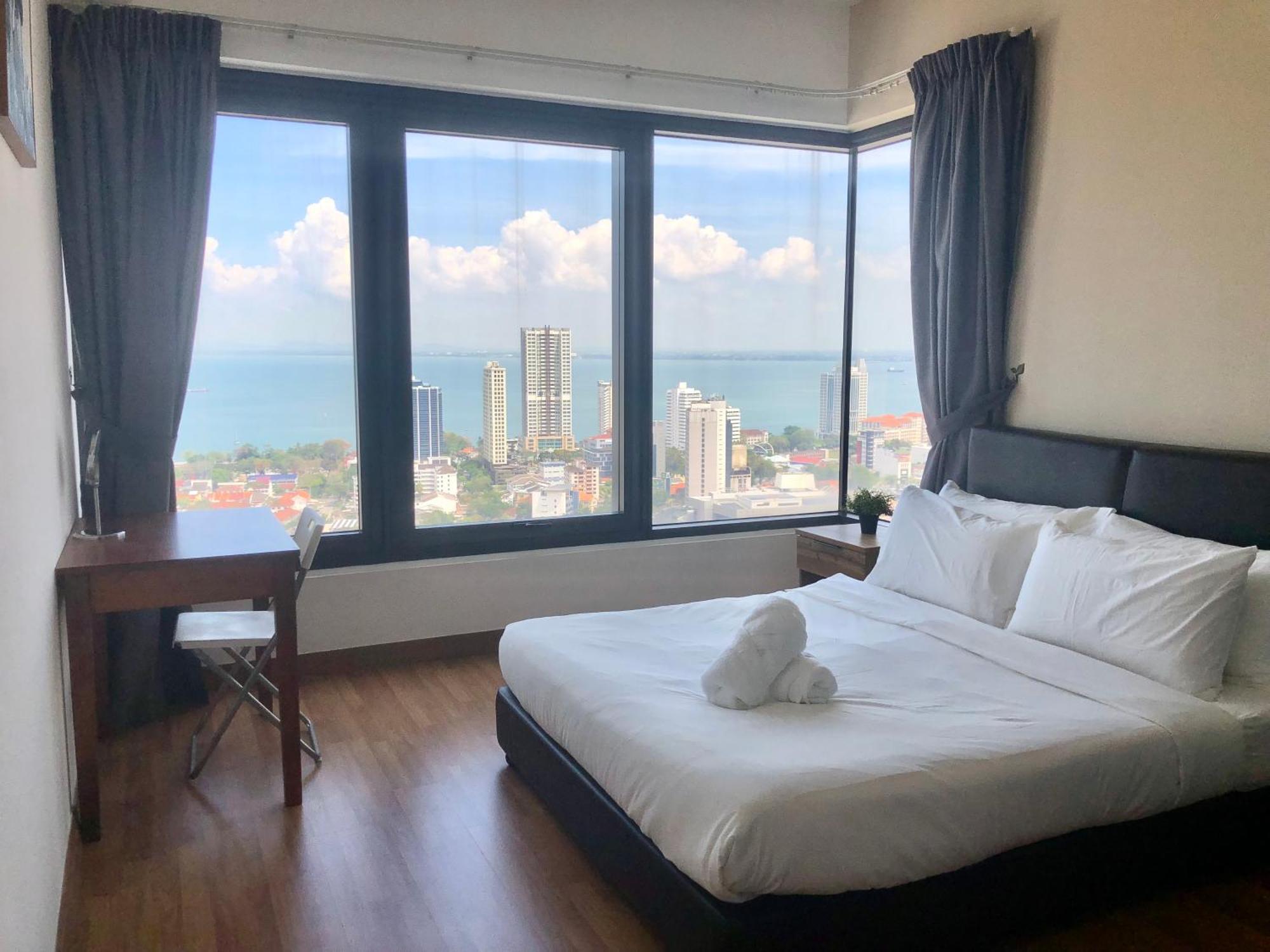 Tropicana 218 Macalister Netflix Unit By Blue Sky Holidays Apartment