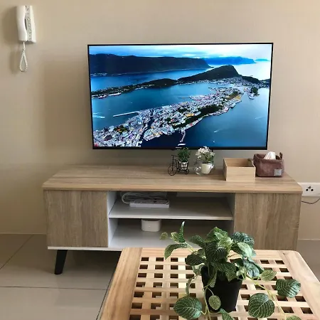 Tropicana 218 Macalister Netflix Unit By Blue Sky Holidays George Town Exterior photo