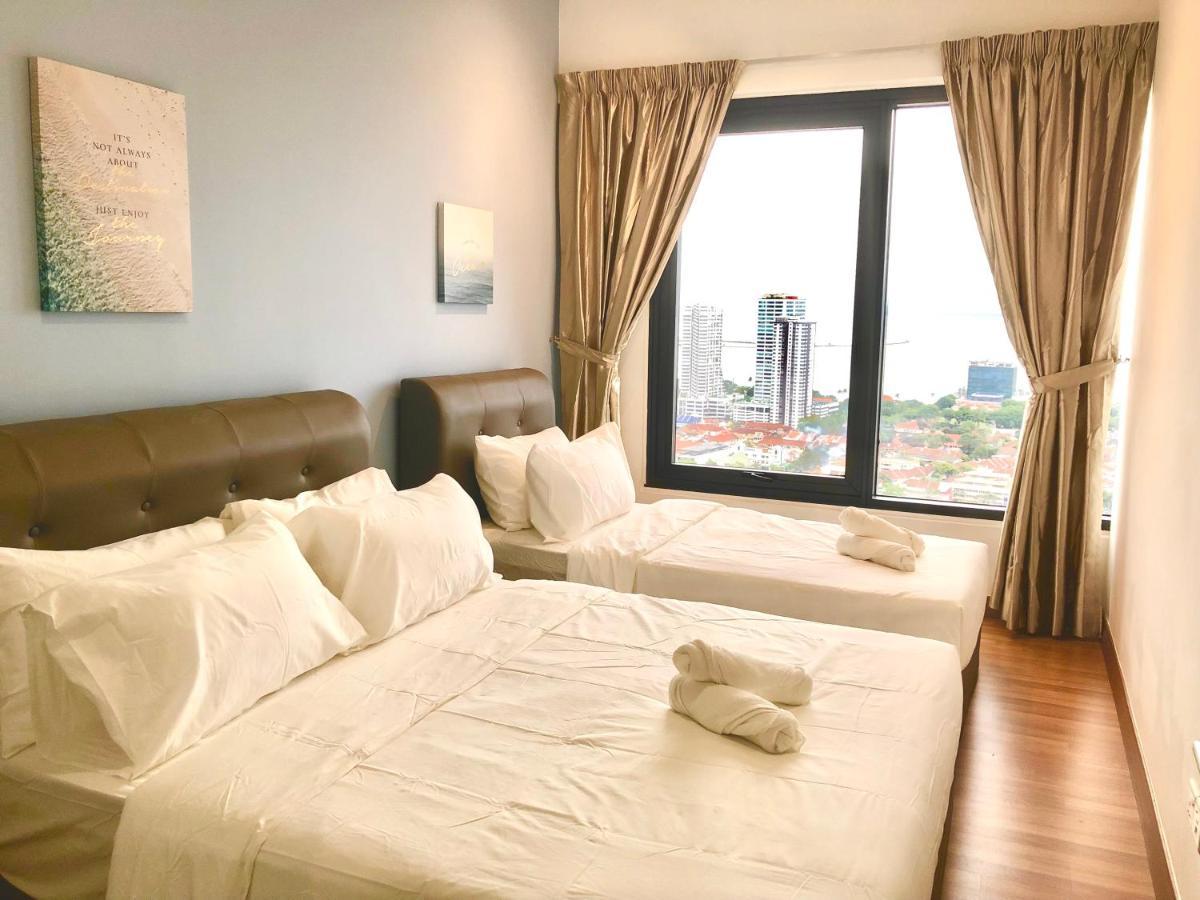Tropicana 218 Macalister Netflix Unit By Blue Sky Holidays George Town