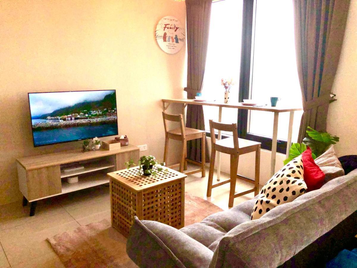 Tropicana 218 Macalister Netflix Unit By Blue Sky Holidays