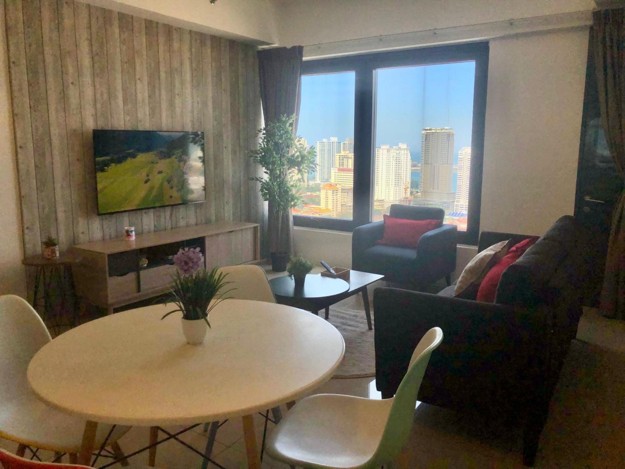Tropicana 218 Macalister Netflix Unit By Blue Sky Holidays *